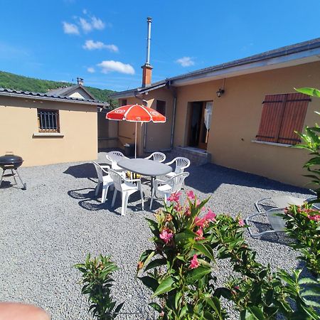 Gite Des Jardiniers Fumay Habitación foto